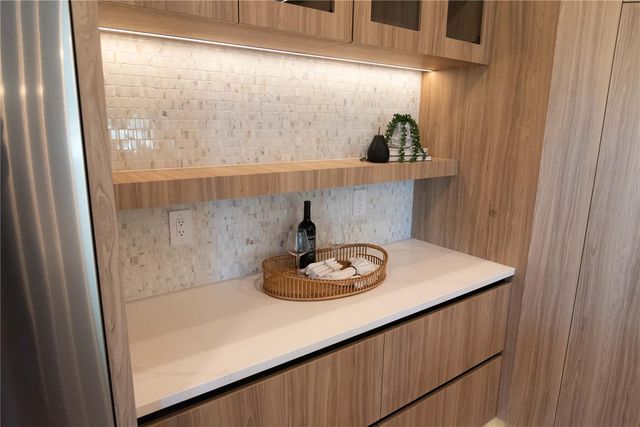 2905 W ARCH STREET, Tampa, FL 33607