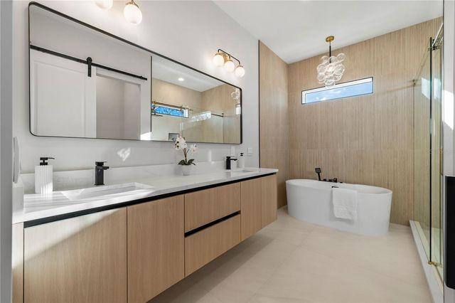 2905 W ARCH STREET, Tampa, FL 33607