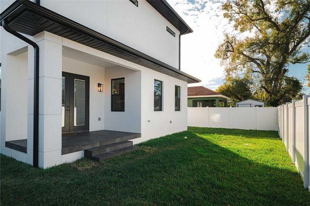 2905 W ARCH STREET, Tampa, FL 33607