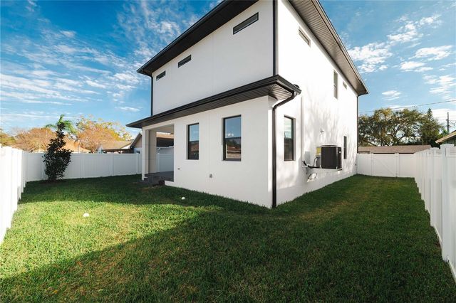 2905 W ARCH STREET, Tampa, FL 33607