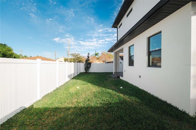 2905 W ARCH STREET, Tampa, FL 33607