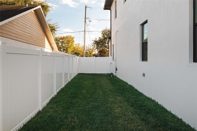 2905 W ARCH STREET, Tampa, FL 33607