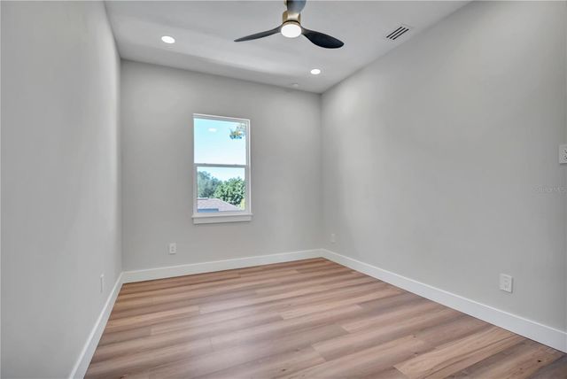 2905 W ARCH STREET, Tampa, FL 33607