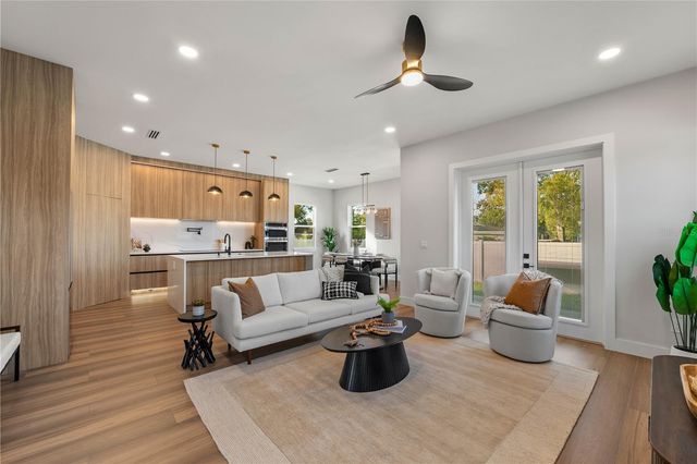 2905 W ARCH STREET, Tampa, FL 33607