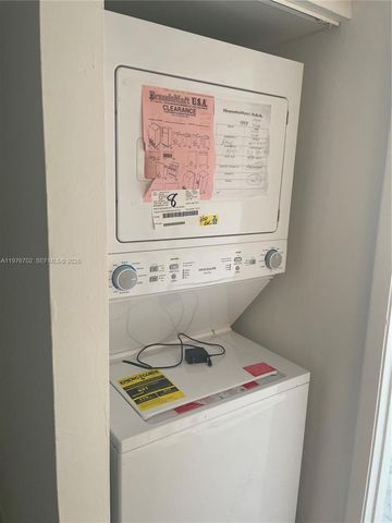 20725 NE 8th Ct 203-11, Miami, FL 33179