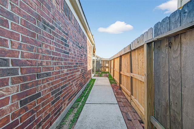 2487 Elm Crossing Trail, Spring, TX 77386