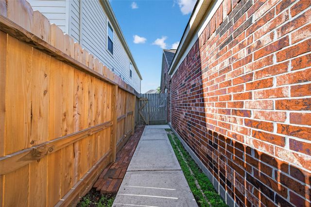 2487 Elm Crossing Trail, Spring, TX 77386