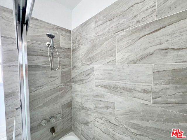 254 E Lanzit Avenue 5, Los Angeles, CA 90061