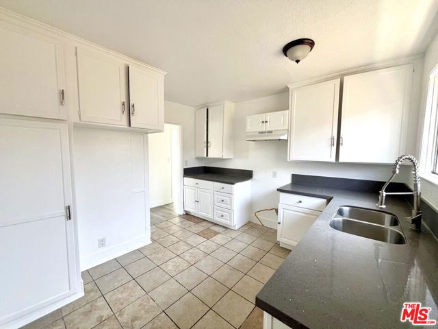 254 E Lanzit Avenue 5, Los Angeles, CA 90061