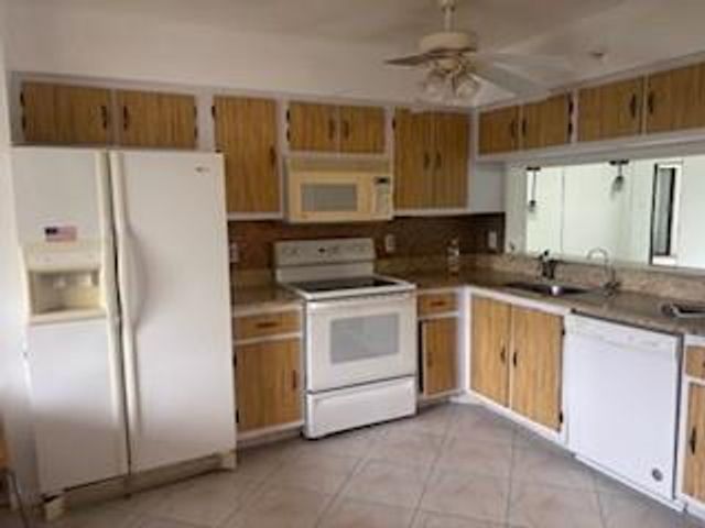 14460 Strathmore Ln 102, Delray Beach, FL 33446