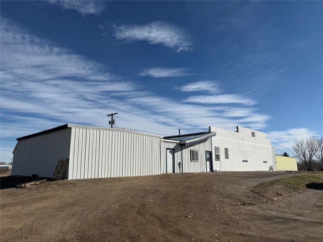 760 9th Street E, Chinook, MT 59523