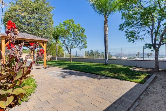 1321 Radcliffe, Corona, CA 92881
