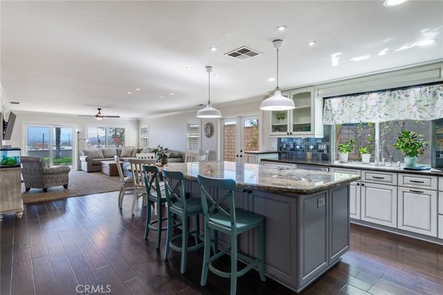1321 Radcliffe, Corona, CA 92881