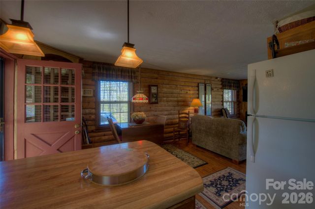 551 Carvers Knob Road, Spruce Pine, NC 28777