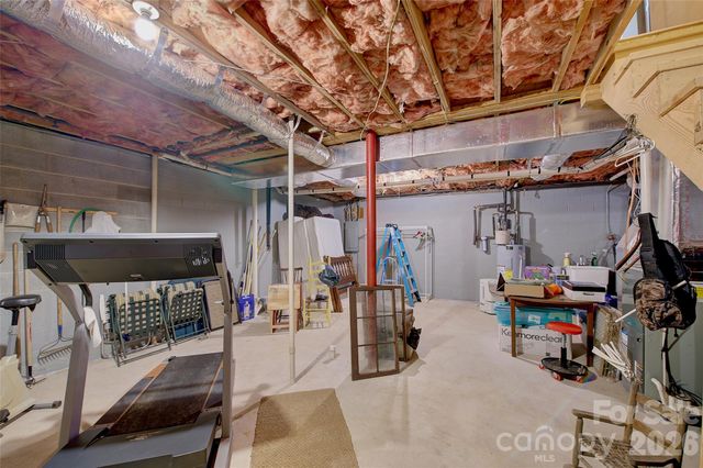 551 Carvers Knob Road, Spruce Pine, NC 28777