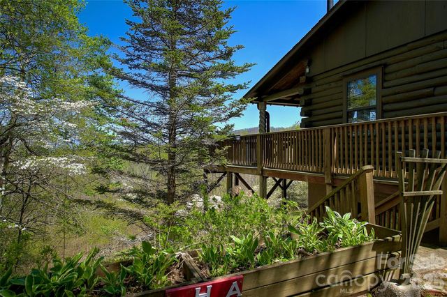 551 Carvers Knob Road, Spruce Pine, NC 28777