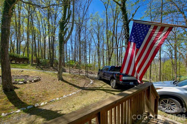 551 Carvers Knob Road, Spruce Pine, NC 28777