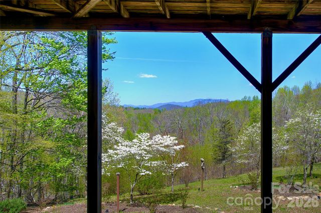 551 Carvers Knob Road, Spruce Pine, NC 28777