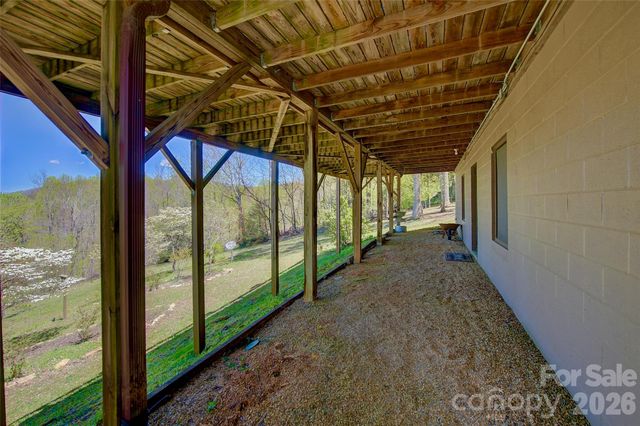 551 Carvers Knob Road, Spruce Pine, NC 28777