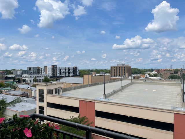 647 Metropolitan Way 612L, Des Plaines, IL 60016