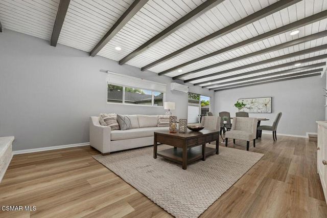 18324 Erwin Street, Tarzana, CA 91335