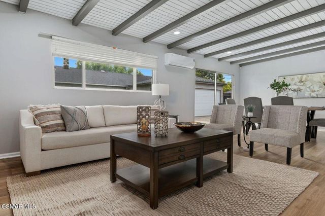 18324 Erwin Street, Tarzana, CA 91335