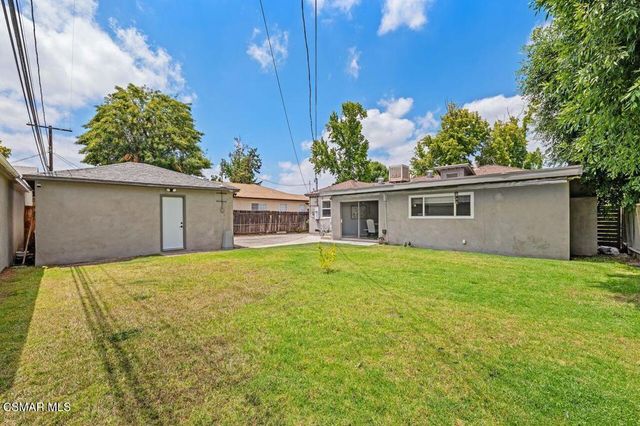 18324 Erwin Street, Tarzana, CA 91335