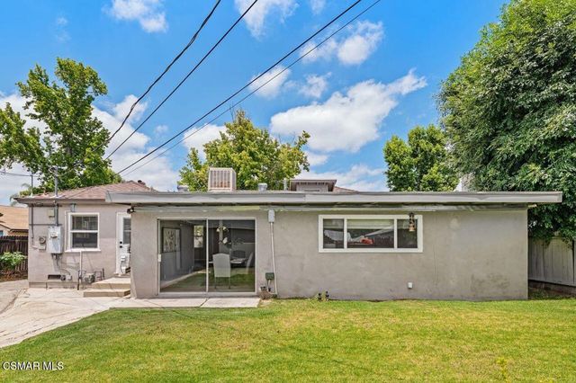 18324 Erwin Street, Tarzana, CA 91335