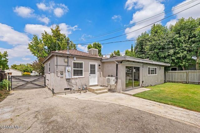 18324 Erwin Street, Tarzana, CA 91335