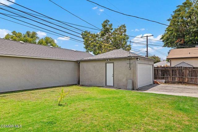 18324 Erwin Street, Tarzana, CA 91335