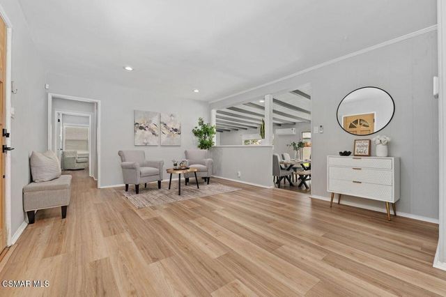 18324 Erwin Street, Tarzana, CA 91335