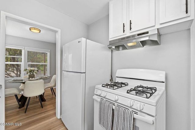 18324 Erwin Street, Tarzana, CA 91335