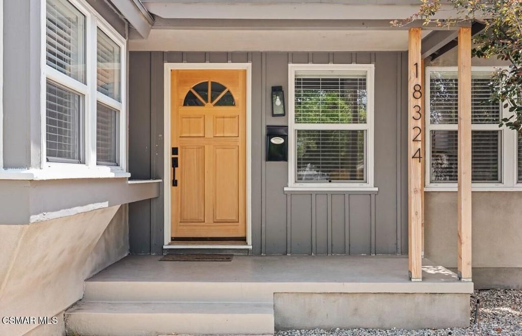 18324 Erwin Street, Tarzana, CA 91335