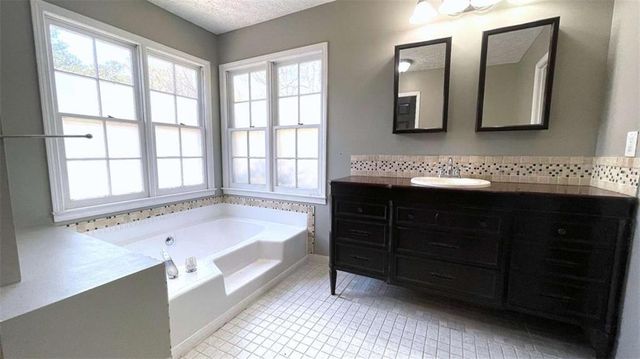 104 Paces Lakes Ridge, Dallas, GA 30157