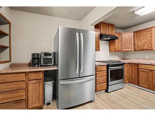 1748 Nome St, Aurora, CO 80010
