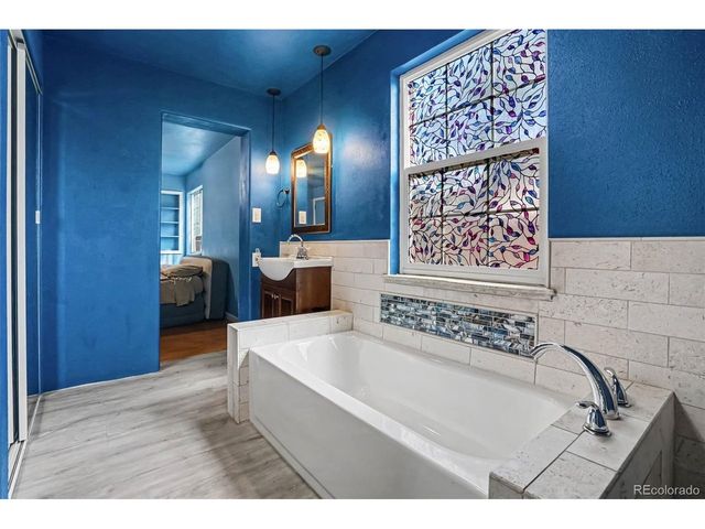 1748 Nome St, Aurora, CO 80010