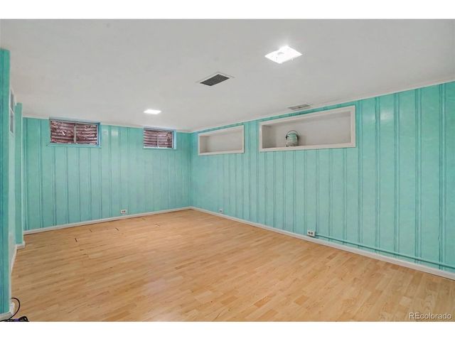 1748 Nome St, Aurora, CO 80010