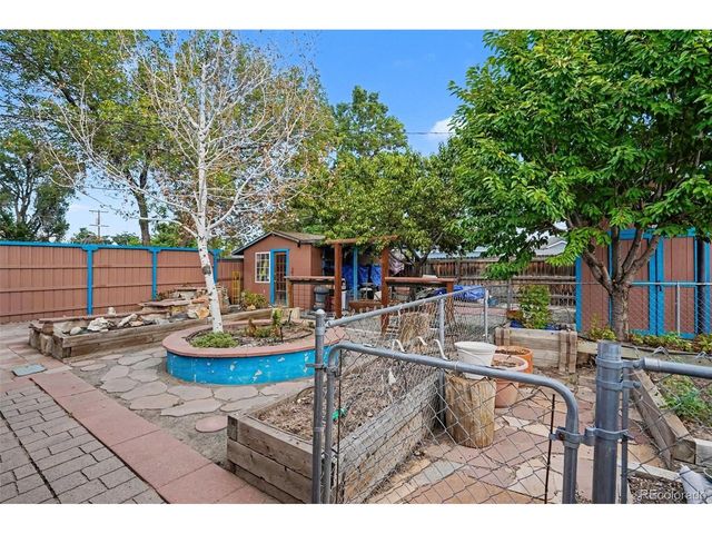 1748 Nome St, Aurora, CO 80010