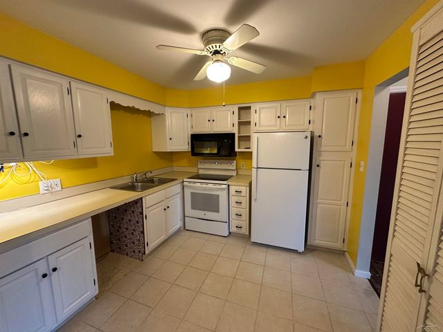 101 Provincial Court 48, Saginaw, MI 48638