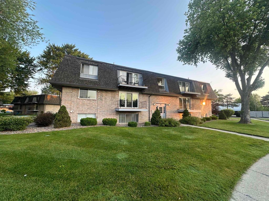 101 Provincial Court 48, Saginaw, MI 48638