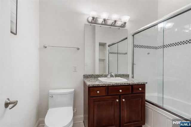 22 Ave At Port Imperial 504, West New York, NJ 07093