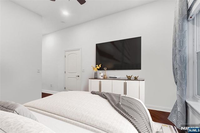 22 Ave At Port Imperial 504, West New York, NJ 07093