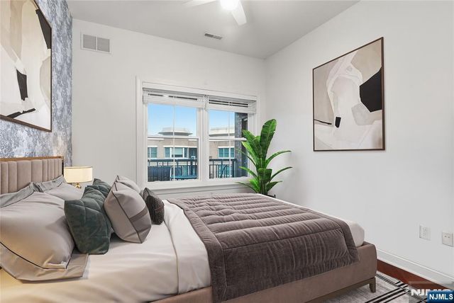 22 Ave At Port Imperial 504, West New York, NJ 07093