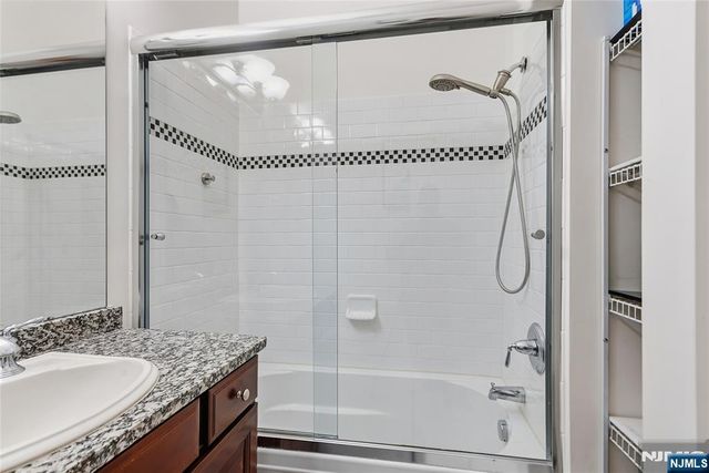 22 Ave At Port Imperial 504, West New York, NJ 07093