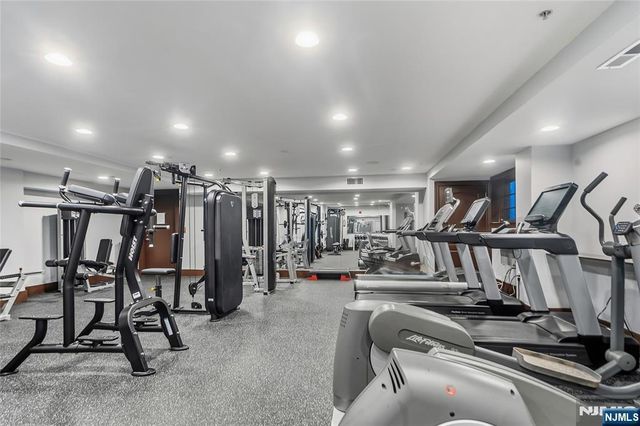 22 Ave At Port Imperial 504, West New York, NJ 07093