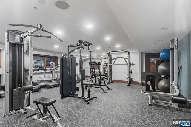 22 Ave At Port Imperial 504, West New York, NJ 07093