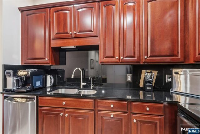 22 Ave At Port Imperial 504, West New York, NJ 07093