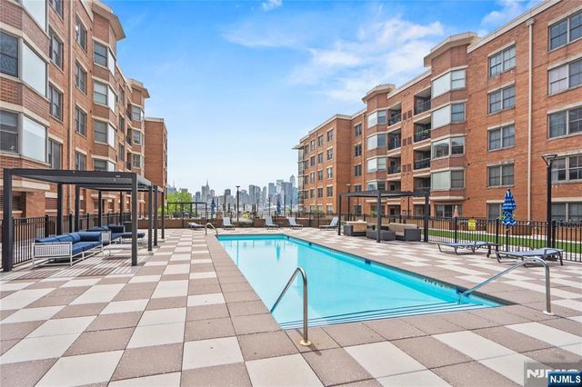 22 Ave At Port Imperial 504, West New York, NJ 07093