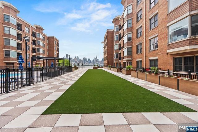 22 Ave At Port Imperial 504, West New York, NJ 07093