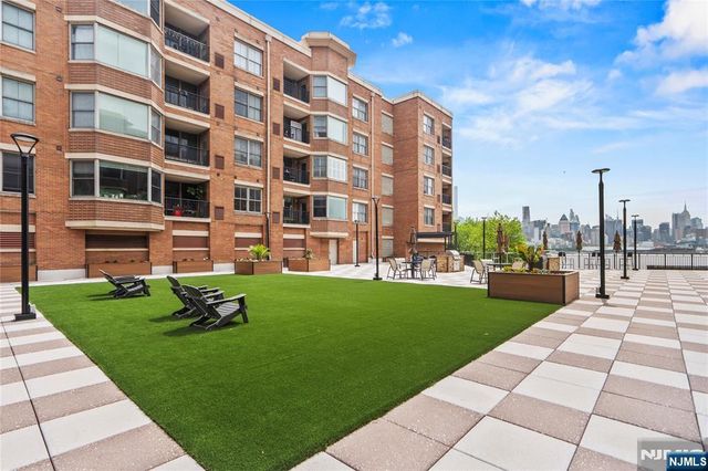 22 Ave At Port Imperial 504, West New York, NJ 07093